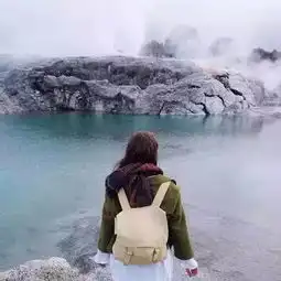 这个女人旅行拍照不要脸,却美翻了整个世界
