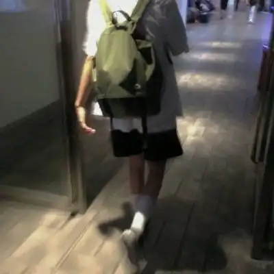 顾云曦文艺小清新真人部位男头
