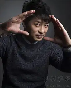 张衣最新率性写真曝光随性洒脱展熟男魅力
