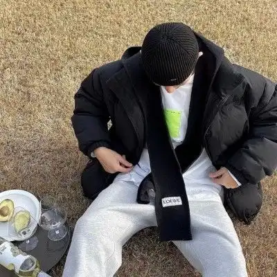 ins超酷男生头像

