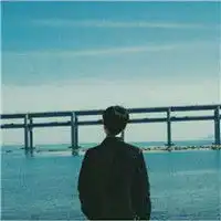 海边男生背影的qq头像,广阔的胸襟似大海