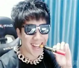 有生之年系列lol主播骚男玩游戏第一次喷人,网友却举双手赞成