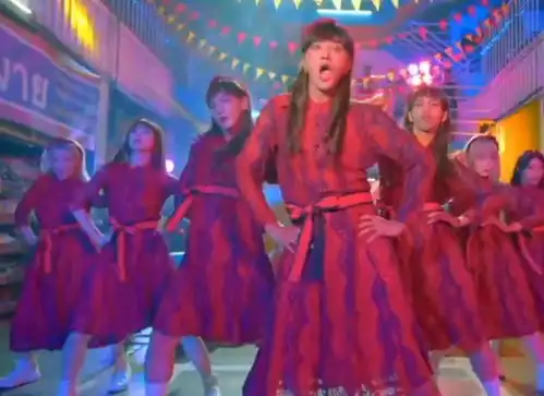 罗志祥男扮女装曲线复出热辣短裙加高跟鞋网友骂翻恶心