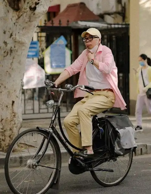 七八十岁男人,为什么劝你春天戴帽少穿卫衣看完就明白了