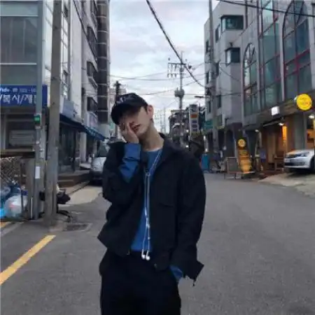 qq男生头像霸气高冷好看有点酷的男生
