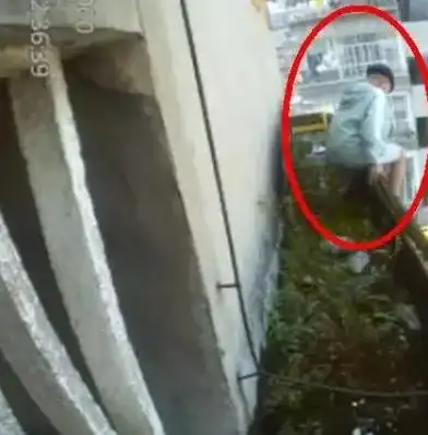 突发抚州15岁少年要跳楼,就在