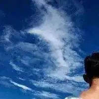 用凡尔赛的画风打开咨询人的朋友圈之后