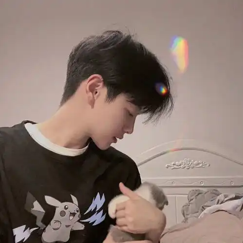 头像干净帅气的男生头像