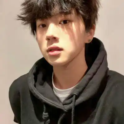 2023帅气小生头像
