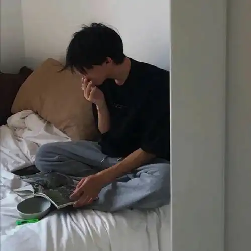男高中生都在用的ins风头像
