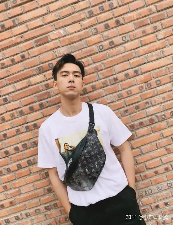 这个帅气90后男星,时尚的造型可真多,元芳你怎么看