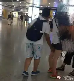 13岁男孩地铁站频伸咸猪手,爸爸是这样教他做人的
