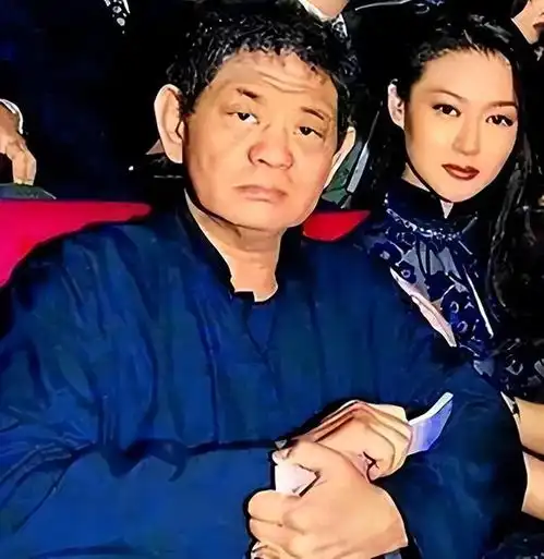 回顾陈宝莲干爹,花20亿养着百位美女,却给儿子留下26亿债务