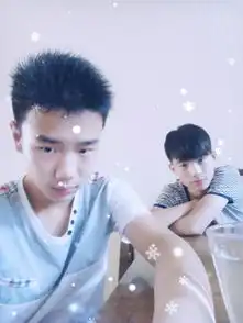 第一个男的国字脸瓜子脸的男生初中学生弄造型不染发适合什么发型求图片,定当重谢
