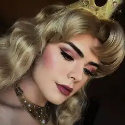 每刻美丨完美cos迪士尼公主的美妆博主,竟是男孩子