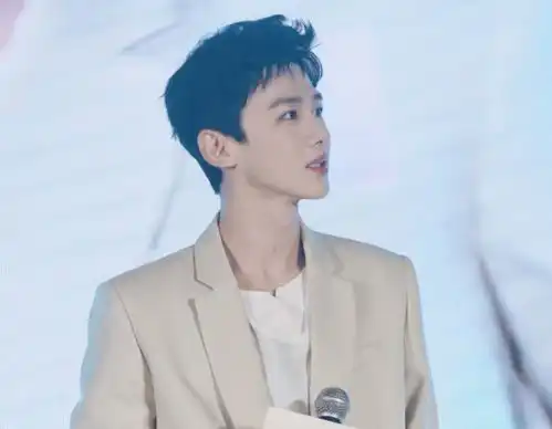 明星生图是真香,见识过杨洋的少年感,还是被白敬亭给帅到了