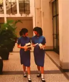 各校女大学生旗袍毕业照大pk旗袍的美穿越了时光

