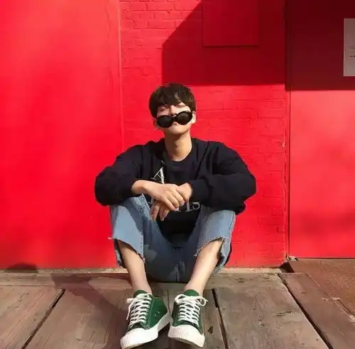 男女必懂的拍照姿势一学就能上手教你怎么样才能拍出时髦又好看的时尚照片