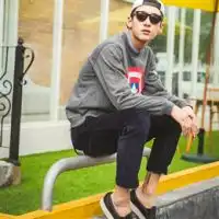 一生投入一次真感情就足够男生头像
