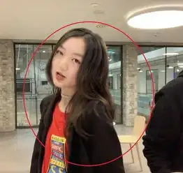 李嫣在国外夜店放飞自我,凹造型玩时尚,开始走欧洲风格