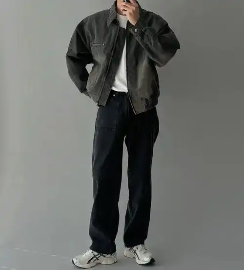 男生经典黑白灰穿搭,这3套低调帅气,值得尝试