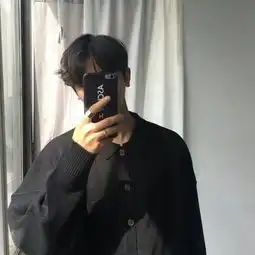 阳光帅气酷酷的男生微信头像
