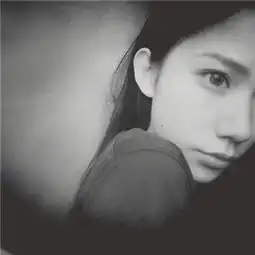 女生黑白头像伤感超冷酷后来时间都与你有关
