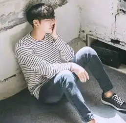 qq男生签名有没有这么一种人,明明动了情,缺嘴硬的说不在乎