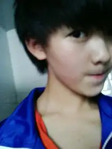 14岁男生留这种刘海好看吗我是学生,好看的话,应该怎么剪
