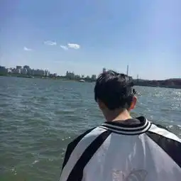 微信男生头像帅气冷酷2018精选越小心翼翼越输得彻底