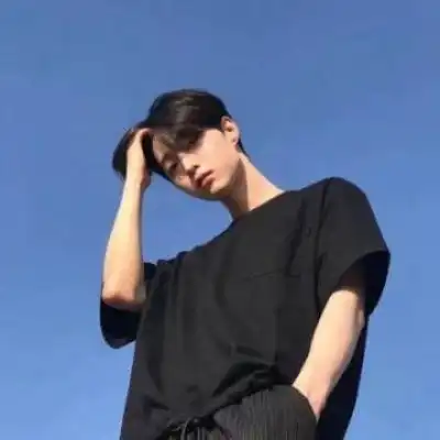 干净阳光的男生头像帅气11
