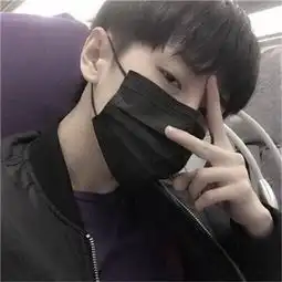 伤感冷漠男生头像我的心痛都是关于你
