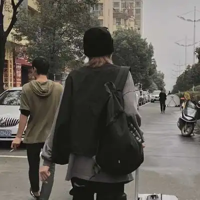 祁宋ins酷帅真人文艺范男生头像
