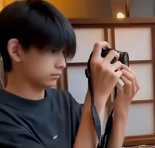 董洁儿子近照引关注,15岁顶顶高级脸帅炸,母子同框太温馨