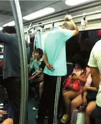 北京路口老外强奸中国女孩被群殴国人顶起灌水休闲区