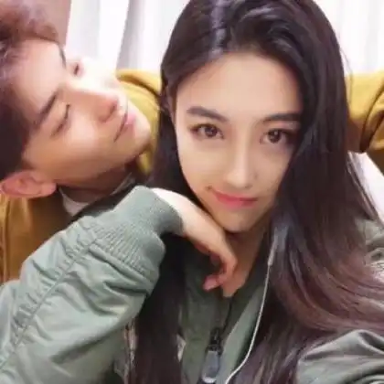 情侣头像一男一女,你的微笑我全都喜欢
