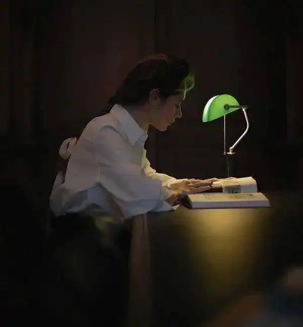 一看就是在好好学习的头像