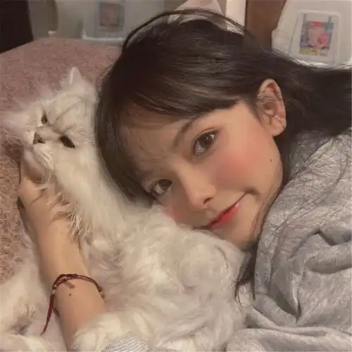 从这3个特征,可以看出女生是在偷偷暗恋你,男生别傻傻不知道哦
