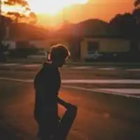 离别伤感的意境唯美qq男生头像

