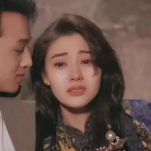张天爱表情抽搐,周冬雨苦到面部扭曲,这操作太磨人
