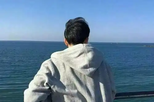pdd洪荒之力是那首歌改编的,好像火影也有这旋律
