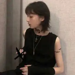 暗黑系头像女高冷超好看冷艳霸气女孩
