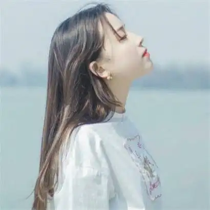 女生霸气头像超拽冷酷,深沉的样式有点坏看着
