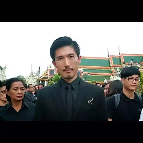 他是使徒2最冷峻型男不常抛头露面却是人生赢家
