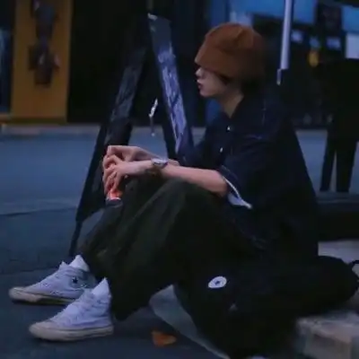 大佬气质的男生头像

