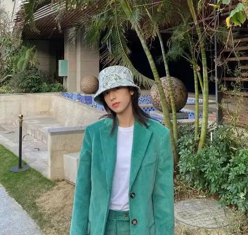 佟丽娅的黄,舒淇的蓝,这届西服很难带