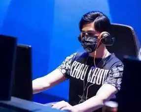 俊杰网吧打游戏被围观,娱乐圈的网瘾少年还真不少