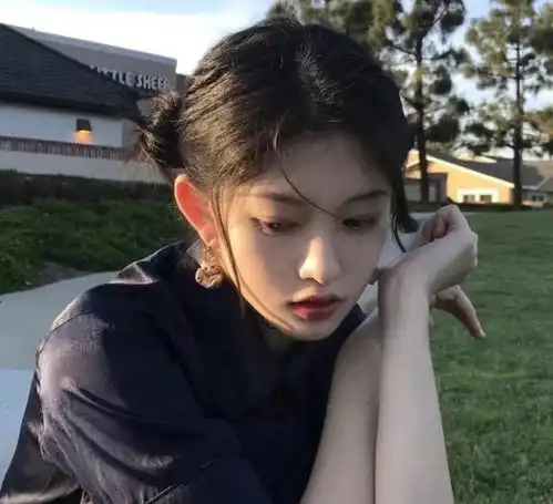 去参加同学聚会,丈夫看到群里消息后,我们两个离婚了