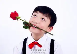谁有1012岁帅气可爱的小男孩的照片要10张不一样的,谢谢