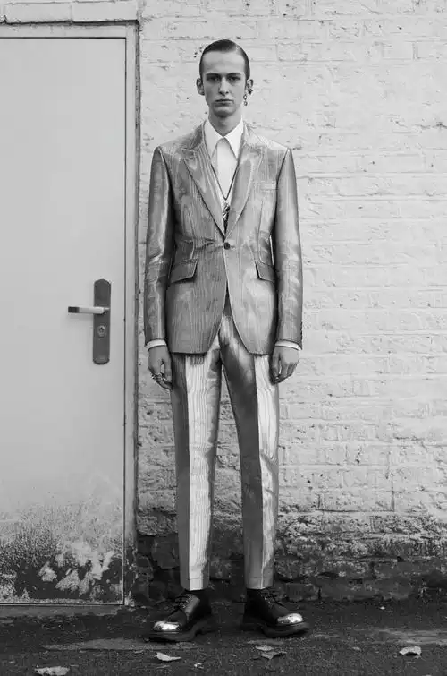 alexandermcqueen2020秋冬系列lookbook正式发布